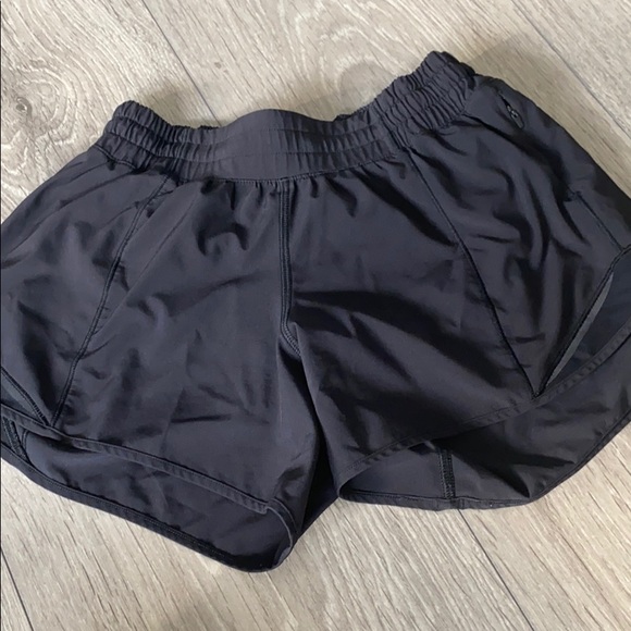 Lululemon size 4 hottie tottie - Picture 2 of 3